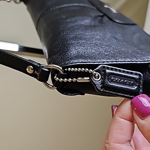 Coach Black Pleated Leather Convertible Minibag/Wristlet Silvertone HDWR VGUC - Picture 5 of 16